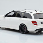 Mercedes C63 AMG S204 T-Model Valkoinen GT Spirit 1:18 - image 5 of 8