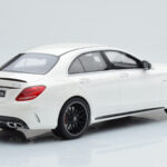 Mercedes C63S AMG W205 Valkoinen GT Spirit 1:18 - image 2 of 6