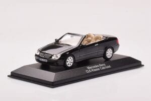 Mercedes CLK A209 Cabriolet Obsidian Musta Metallic Minichamps 1:43 B66961966 Metalli — kuva 2 / 4