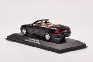 Mercedes CLK A209 Cabriolet Obsidian Musta Metallic Minichamps 1:43 B66961966 Metalli — kuva 3 / 4