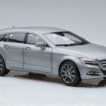 Mercedes CLS Shooting Brake X218 Alanite Harmaa Norev 1:18 - image 5 of 7