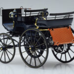 Mercedes Daimler Motorkutsche Tummansininen Norev 1:18 - image 5 of 6