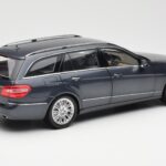 Mercedes E-Class S212 T-Model Tenorit Harmaa Metallic Minichamps 1:18 B66962447 - image 3 of 8