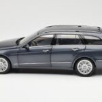 Mercedes E-Class S212 T-Model Tenorit Harmaa Metallic Minichamps 1:18 B66962447 - image 4 of 8