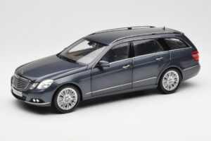 Mercedes E-Class S212 T-Model Tenorit Harmaa Metallic Minichamps 1:18 B66962447