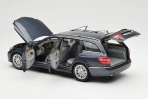 Mercedes E-Class S212 T-Model Tenorit Harmaa Metallic Minichamps 1:18 B66962447 Metalli — kuva 5 / 8