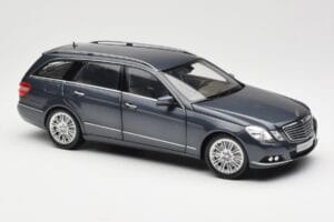 Mercedes E-Class S212 T-Model Tenorit Harmaa Metallic Minichamps 1:18 B66962447 Metalli — kuva 6 / 8