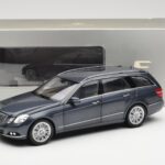 Mercedes E-Class S212 T-Model Tenorit Harmaa Metallic Minichamps 1:18 B66962447 - image 8 of 8