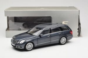 Mercedes E-Class S212 T-Model Tenorit Harmaa Metallic Minichamps 1:18 B66962447 Metalli — kuva 8 / 8