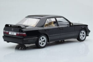 Mercedes E-Class W124 Tuning Musta MCG 1:18 MCG18341 Metalli — kuva 2 / 6