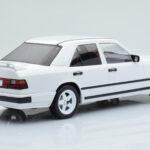 Mercedes E-Class W124 Tuning Valkoinen MCG 1:18 - image 2 of 6