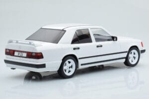 Mercedes E-Class W124 Tuning Valkoinen MCG 1:18 MCG18343 Metalli — kuva 2 / 6