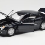 Mercedes E-Class W211 Sininen Metallic Kyosho 1:18 B66962147 - image 2 of 8