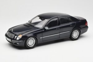 Mercedes E-Class W211 Sininen Metallic Kyosho 1:18 B66962147