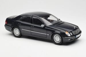 Mercedes E-Class W211 Sininen Metallic Kyosho 1:18 B66962147 Metalli — kuva 6 / 8