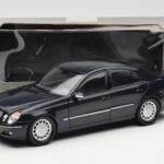 Mercedes E-Class W211 Sininen Metallic Kyosho 1:18 B66962147 - image 8 of 8