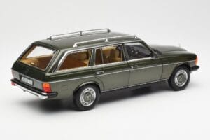 Mercedes 230T W123 T-Model Vihreä Metallic Norev 1:18 183730 Metalli — kuva 3 / 8