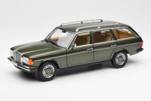 Mercedes 230T W123 T-Model Vihreä Metallic Norev 1:18 183730