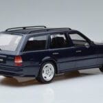 Mercedes E36 AMG S124 Sininen Otto 1:18 OT753 Hartsi - image 2 of 6