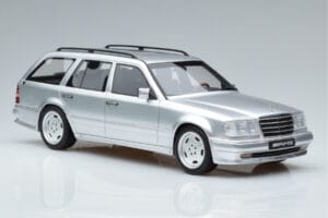 Mercedes E36 AMG S124 Hopea Otto 1:18 OT889 Hartsi — kuva 4 / 6