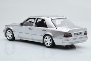 Mercedes E500 W124 Hopea Otto 1:18 OT623 Hartsi — kuva 5 / 6
