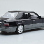 Mercedes E60 AMG W124 Musta Otto 1:18 - image 2 of 6