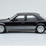 Mercedes E60 AMG W124 Musta Otto 1:18 - image 3 of 6