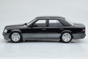 Mercedes E60 AMG W124 Musta Otto 1:18 OT131 Hartsi — kuva 3 / 6