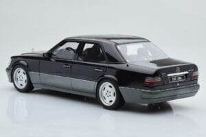 Mercedes E60 AMG W124 Musta Otto 1:18 OT131 Hartsi — kuva 5 / 6