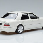 Mercedes E60 AMG W124 Valkoinen Otto 1:18 - image 2 of 6