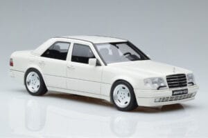 Mercedes E60 AMG W124 Valkoinen Otto 1:18 B66040640 Hartsi — kuva 4 / 6