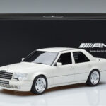 Mercedes E60 AMG W124 Valkoinen Otto 1:18 - image 6 of 6