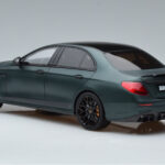 Mercedes E63 AMG Brabus 800 W213 Vihreä GT Spirit 1:18 - image 5 of 6