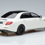 Mercedes AMG E63 S W213 Valkoinen GT Spirit 1:18 - image 2 of 6