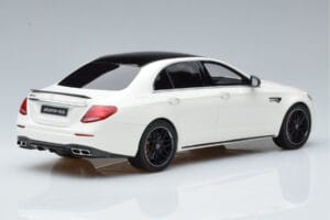 Mercedes AMG E63 S W213 Valkoinen GT Spirit 1:18 B66965711 Hartsi — kuva 2 / 6