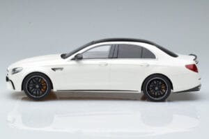 Mercedes AMG E63 S W213 Valkoinen GT Spirit 1:18 B66965711 Hartsi — kuva 3 / 6