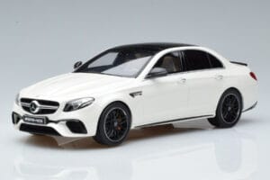 Mercedes AMG E63 S W213 Valkoinen GT Spirit 1:18
