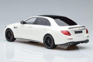 Mercedes AMG E63 S W213 Valkoinen GT Spirit 1:18 B66965711 Hartsi — kuva 5 / 6