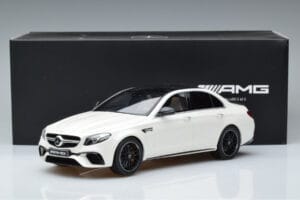 Mercedes AMG E63 S W213 Valkoinen GT Spirit 1:18 B66965711 Hartsi — kuva 6 / 6