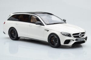 Mercedes AMG E63 S S213 T-Model Valkoinen GT Spirit 1:18 GT795 Hartsi — kuva 4 / 6