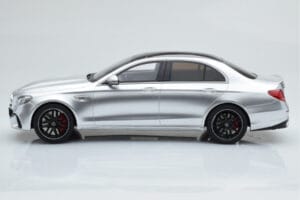 Mercedes AMG E63 S W213 Hopea GT Spirit 1:18 GT230 Hartsi — kuva 3 / 6
