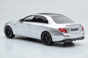 Mercedes AMG E63 S W213 Hopea GT Spirit 1:18 GT230 Hartsi — kuva 5 / 6
