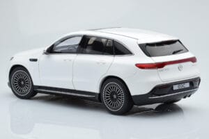 Mercedes EQC 400 Diamond Valkoinen NZG 1:18 B66963756 Metalli — kuva 7 / 8