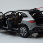 Mercedes EQE SUV X294 AMG Line Alpine Harmaa NZG 1:18 - image 5 of 8