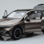 Mercedes EQE SUV X294 AMG Line Velvet Ruskea NZG 1:18 - image 2 of 8