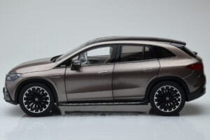 Mercedes EQE SUV X294 AMG Line Velvet Ruskea NZG 1:18 B66960836 Metalli — kuva 4 / 8