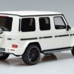 Mercedes AMG G63 W463 Valkoinen GT Spirit 1:18 KJ038 Metalli - image 2 of 6