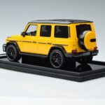 Mercedes AMG G63 W463 Keltainen MotorHelix 1:18 MH018 Y Hartsi - image 5 of 7