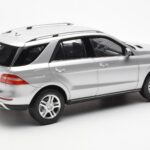 Mercedes M-Class W166 Iridium Hopea Metallic Minichamps 1:18 B66960064 - image 3 of 8