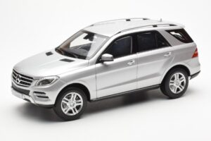 Mercedes M-Class W166 Iridium Hopea Metallic Minichamps 1:18 B66960064